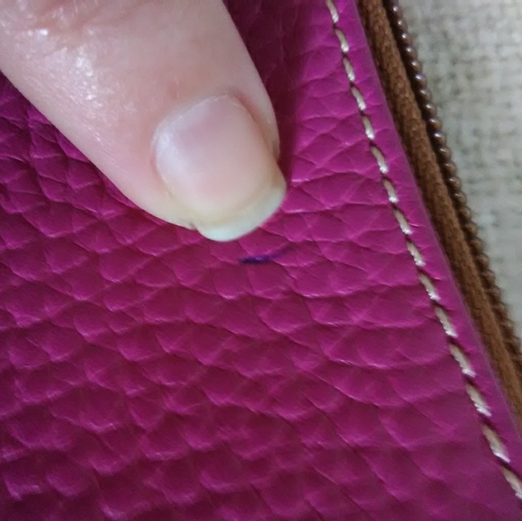 ⌛️CLEARANCE  - Authentic Dooney & Bourke zip pouch - Picture 4 of 4